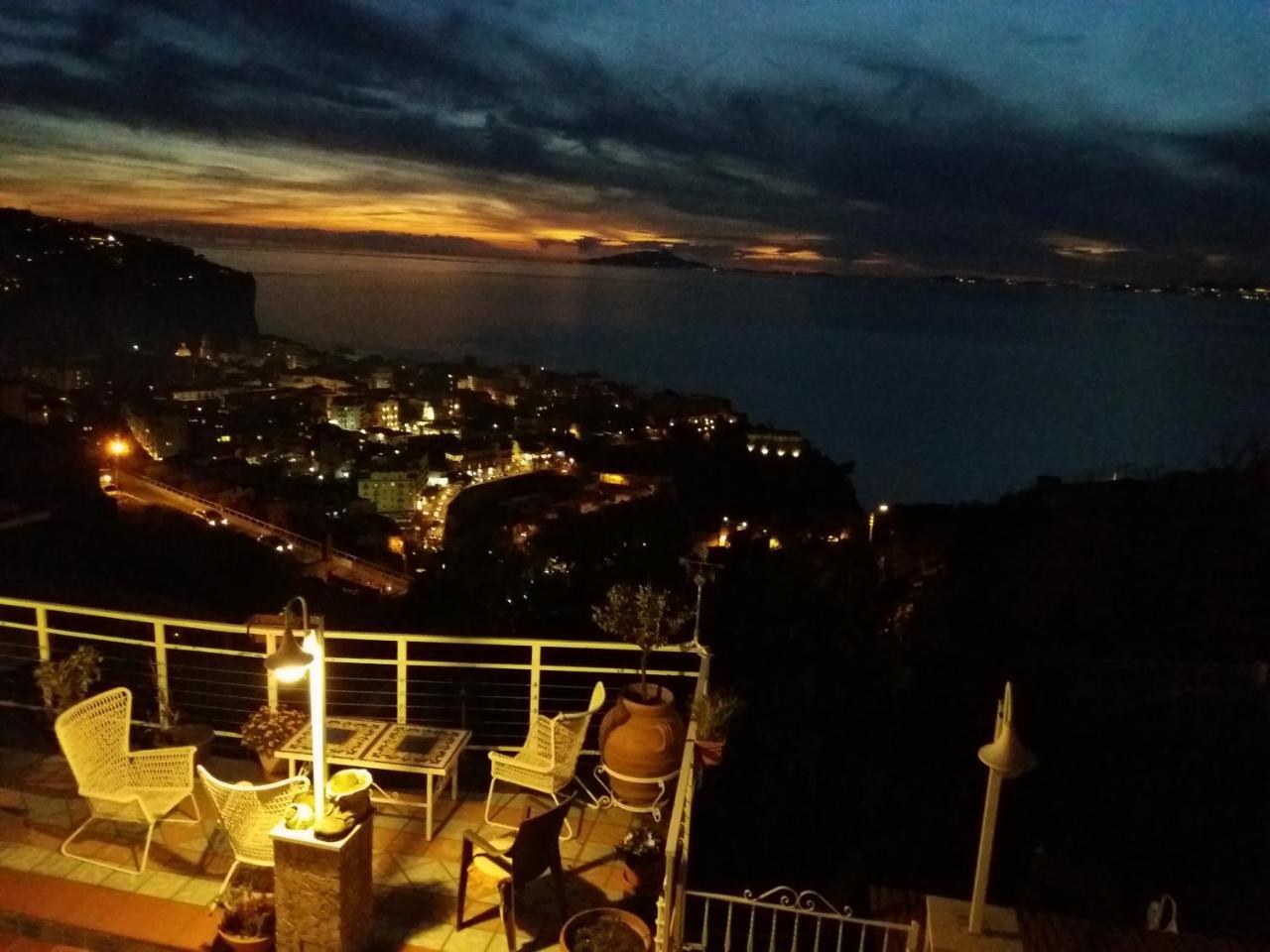 לינה וארוחת בוקר ויקו אקוונסה Garden On The Sea מראה חיצוני תמונה